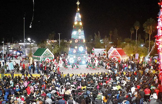 Inaugura Sara Irma Estación Navidad en Frontera