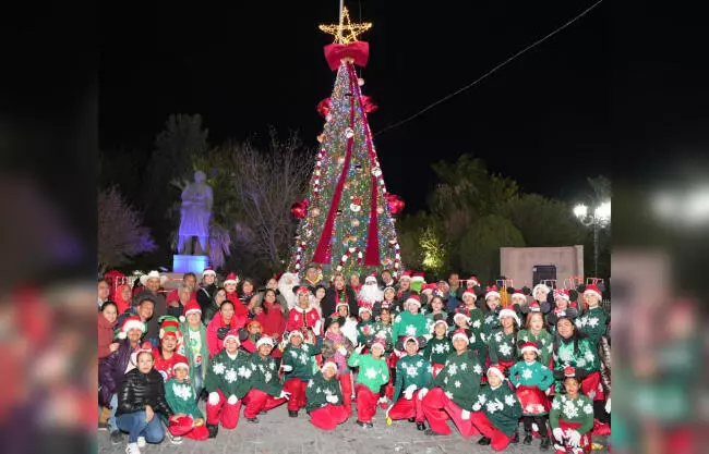 La alcaldesa celebra junto a las familias, una noche llena de unión, esperanza y espíritu navideño