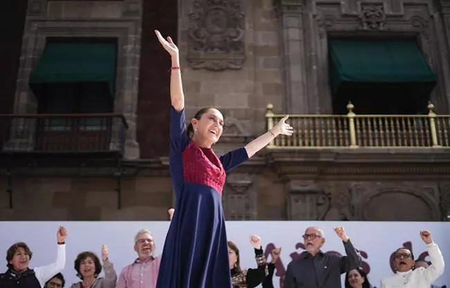 ‘Hizo historia al ser elegida la primera presidenta de México en una victoria aplastante en junio de 2024’, indicó