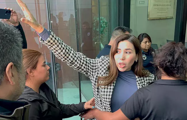 Se atrinchera en baño de juzgado en Sabinas, mientras su extesorero es vinculado a proceso por presuntos desvíos