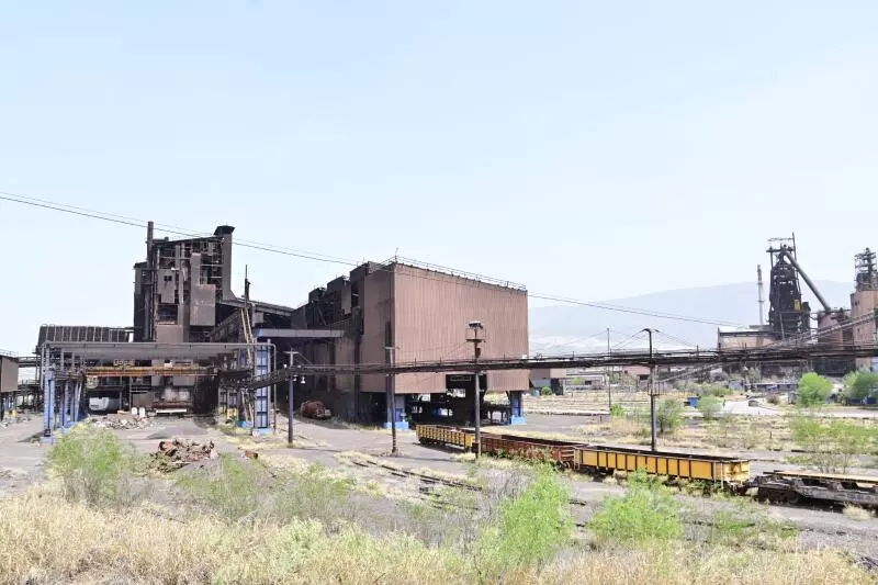 El mandatario destacó que para la Región Centro-Desierto de Coahuila identificó dos prioridades: la situación de AHMSA y la carretera Saltillo-Monclova, ambos temas que fueron incluidos por Sheinbaum en sus compromisos presidenciales.