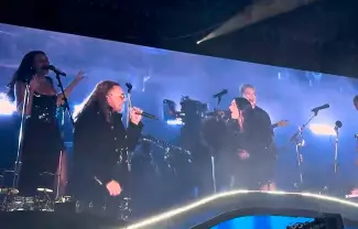 Fher, líder de Maná, sorprendió como invitado especial de Dua Lipa en el segundo concierto que la estrella británica ofreció en el Estadio GNP