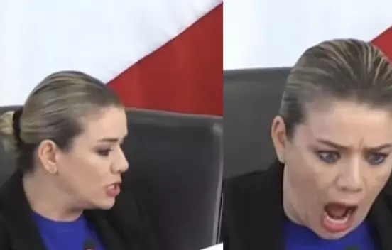 Al percatarse de la extensión del documento, la legisladora fue captada exclamando “No manc…”. 