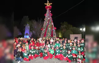 La alcaldesa celebra junto a las familias, una noche llena de unión, esperanza y espíritu navideño