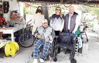 El coordinador regional del DIF Coahuila, Diego Siller Beltrán, realizó la continuación de la entrega de aparatos ortopédicos en la región Centro