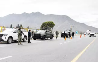 Un operativo conjunto se instaló en la carretera 30, a la altura de la empresa Orica, con el objetivo de detectar el transporte ilegal de madera y ca