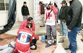 Queda inconsciente y lo trasladan a la clínica 7 del IMSS