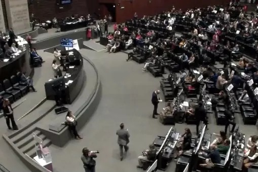 Diputados aprobaron en lo general reformas que prohíben los vapeadores e imponen penas de hasta ocho años de cárcel