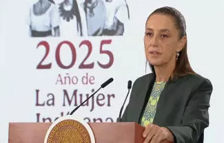 La titular del Ejecutivo federal dejó en claro que no usa ropa de marca y que todos sus vestidos son diseñados bajo su supervisión