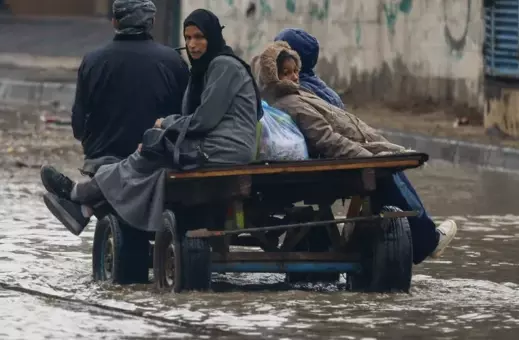 La tempestad Byron dejó inundaciones en Gaza, afectó campamentos improvisados y agravó la crisis humanitaria entre miles de desplazados.