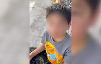 Las autoridades van al rescate de un menor de 8 años luego de que se difundiera el infierno que vive en manos de su padre.