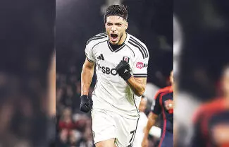 El Fulham ganó su segundo partido consecutivo en Premier League de la mano de Raúl Jiménez.