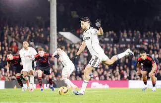 El delantero mexicano Raúl Jiménez sigue aumentando su efectividad desde el manchón penal, desde donde ha acertado 42 de los 44 tiros que ha cobrad