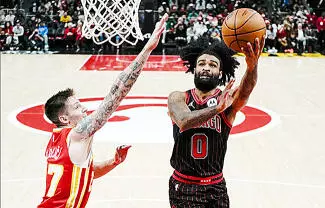 Josh Giddey logró 19 puntos, 15 asistencias y 11 rebotes, Coby White encestó un tiro libre decisivo con 1,9 segundos restantes, y los Chicago Bulls 