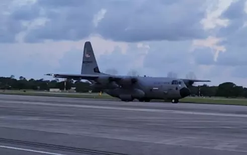 El audio capturado por el Control de Tráfico Aéreo reveló las declaraciones que confundieron al piloto que sobrevolaba el aeropuerto