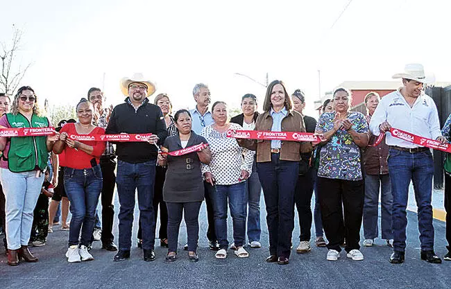 Entrega Sara Irma pavimentación en la Nueva Occidental