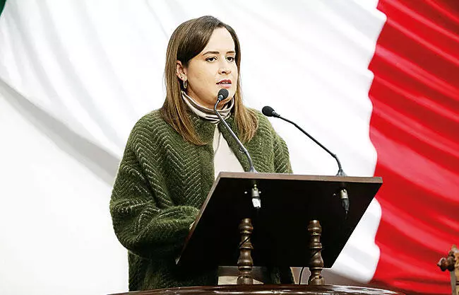 Pide diputada planes flexibles para pago de adeudos fiscales