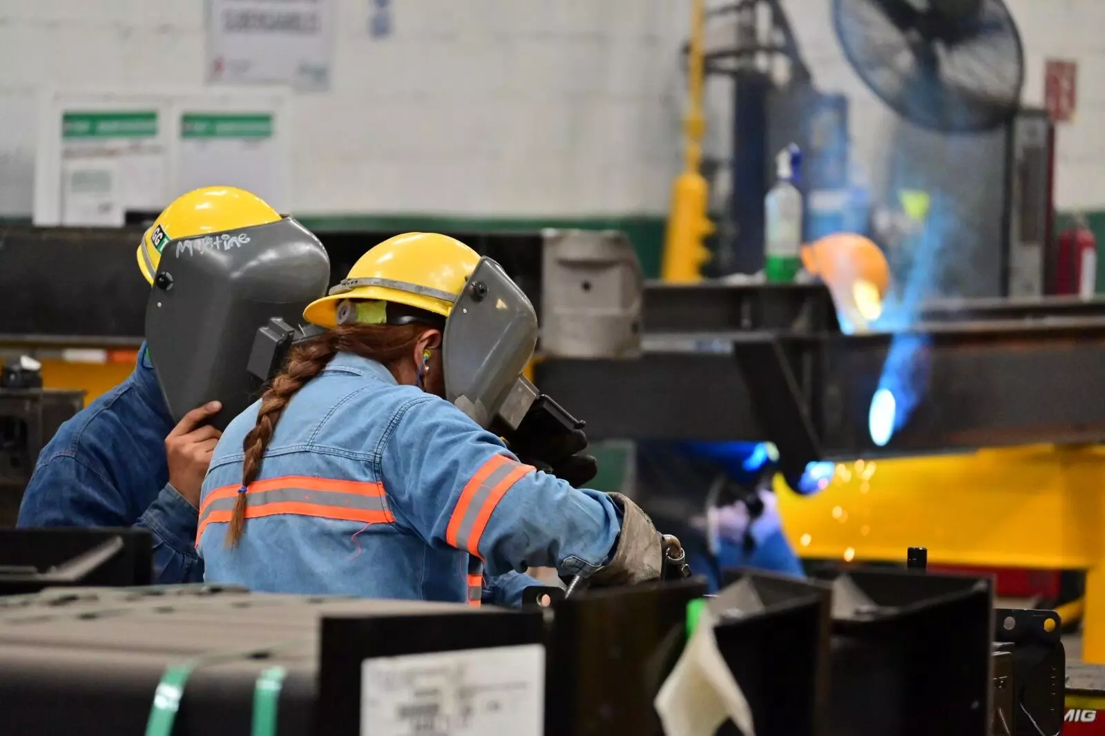 Mientras tanto, autoridades estatales y municipales realizan esfuerzos para atraer nuevas inversiones generadoras de empleo a Monclova y a la Región 