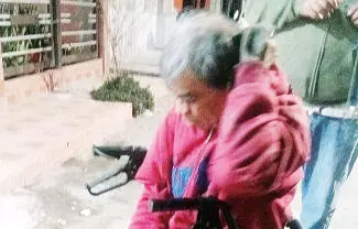 El hombre de la tercera edad fue auxiliado por cuerpos de emergencia