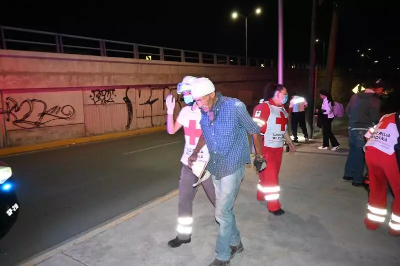 Posteriormente, don Daniel fue trasladado al Hospital de Zona Número 7 del IMSS para recibir atención médica especializada, donde su estado de salud fue reportado como estable