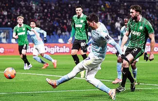 Con una goleada de 3-0 en su visita al Sassuolo, el cuadro de Turín ascendió a la quinta posición