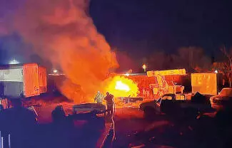 Bomberos lograron sofocar las llamas; autoridades investigan origen del incidente