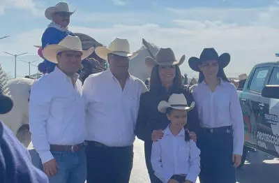 La alcaldesa asistió al tradicional evento, el cual festeja el aniversario de la comunidad.