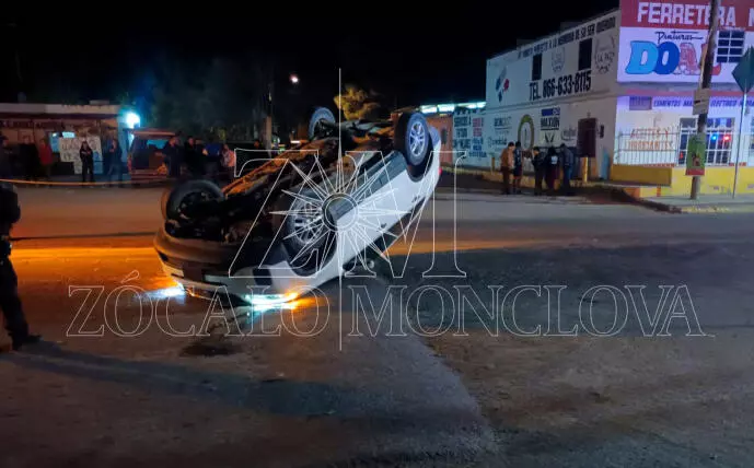 Al sitio acudieron agentes de la Policía Municipal y personal de auxilio, quienes confirmaron que, pese a lo aparatoso del accidente, el conductor resultó ileso, por lo que no fue necesario su traslado a un hospital.
