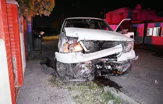 Cinco vehículos resultaron con severos daños en la carrocería