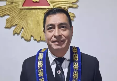 Ángel Pineda Robles fue elegido como el “nuevo y muy respetable gran maestro de la Gran Logia de Coahuila”, marcando un hito tras 10 años sin un