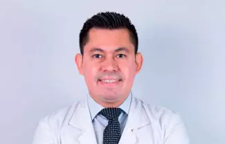 La cirugía estuvo a cargo del cirujano Gerardo Izaguirre, a pesar de que no era el médico que seguía el caso