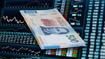 Analistas aseguran que el peso mexicano continúa siendo una de las monedas más sólidas cuando el mercado está en calma.