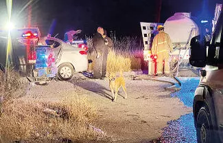 La noche del miércoles se registró un fuerte incendio en una casa habitación ubicada en la colonia Eva Sámano.