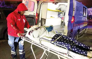 Conductora no respetó señal de alto e impacta a otro automóvil