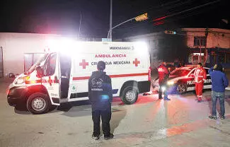 El vehículo particular presentó severos daños materiales, mientras que la ambulancia registró afectaciones menores