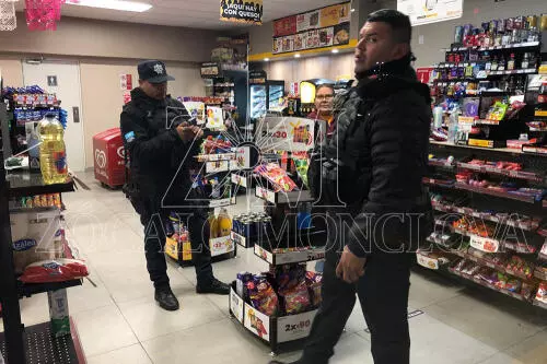 Se apoderó de diversa mercancía, principalmente frituras y dulces. 