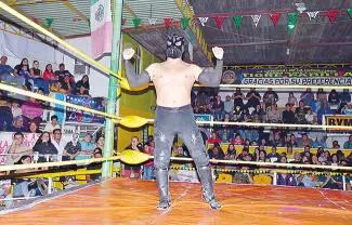 La esquina técnica será custodiada por Hijo de Volador y Alberto Ríos, durante la contienda estelar de esta noche en la Arena “Tigre” Padilla.