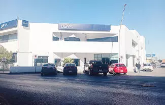 Institución financiera se negó a entregar las grabaciones de seguridad donde se observa el momento en que alguien recibe 200 mil pesos de la cuenta.