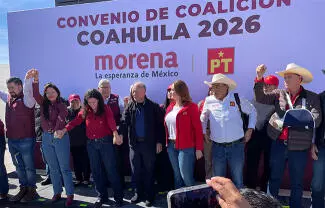 Líderes nacionales de Morena y PT entregaron la solicitud de convenio de coalición para la elección a diputados locales.