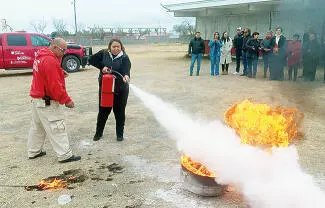 El Gobierno Municipal de Múzquiz, que preside la alcaldesa Laura Jiménez, continúa impulsando acciones para fomentar la cultura de la prevención en las instituciones educativas del municipio.