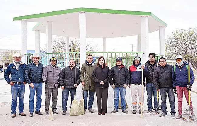 Supervisan avances de plaza de la 10 de Mayo