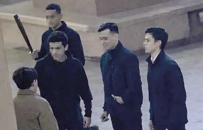 Identifican a hombres que atacaron con bate a joven en plaza comercial de Saltillo