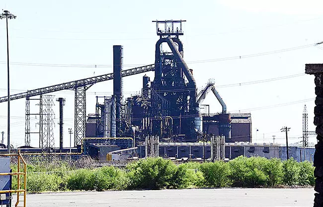 Dos grupos interesados fueron eliminados del proceso de venta por incumplir requisitos legales; David Martínez fue el único calificado