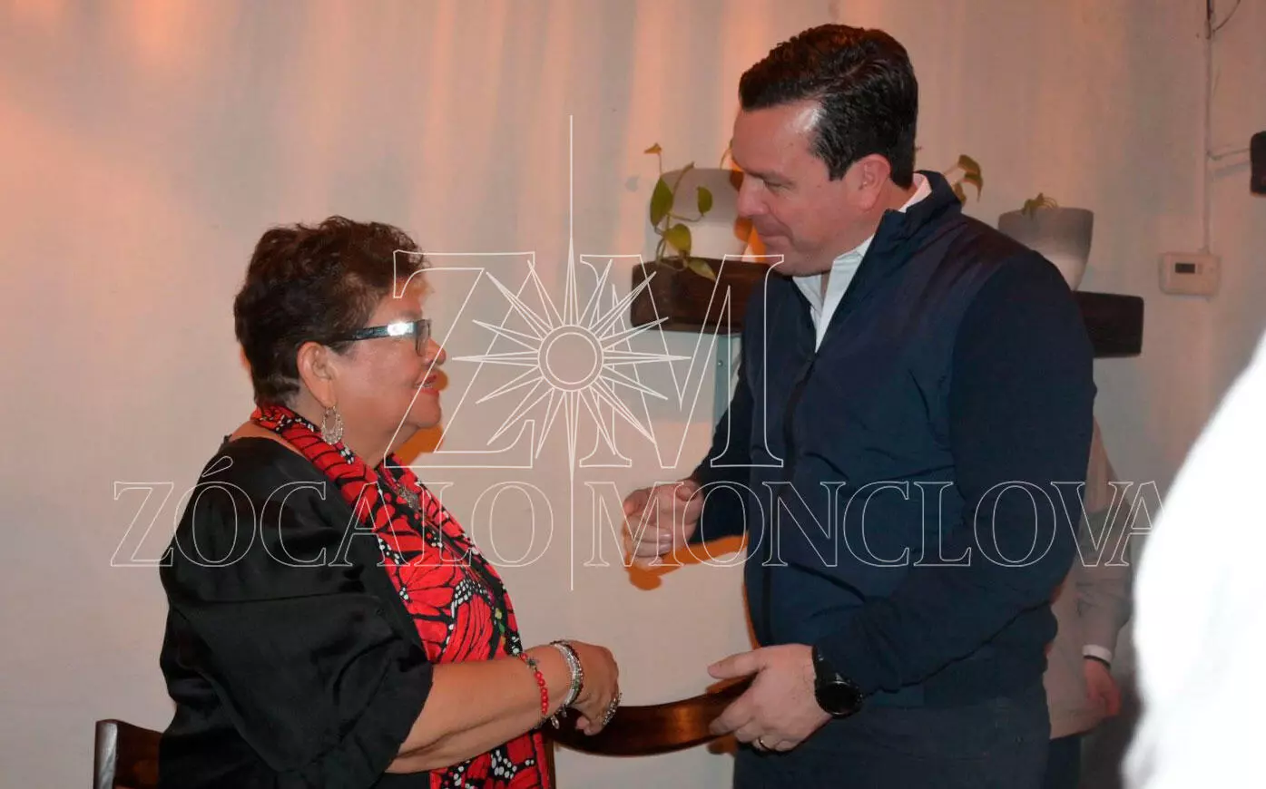 La Fiscal General de la República, Ernestina Godoy, estuvo esta mañana en un restaurante de Monclova, donde sostuvo un encuentro con el Fiscal Gener