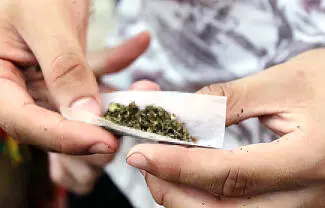 Muchos de estos casos se presentan en hijos de padres muy jóvenes, algunos de ellos consumidores de sustancias y en su mayoría separados