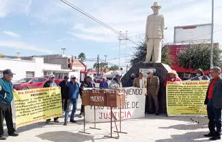Realizaron una caminata para exigir sean respetados sus derechos sociales consagrados en la Constitución Mexicana