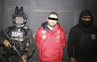 También fueron aprehendidos el director de la Policía, el director de Catastro y Predial y el director de Obras Públicas