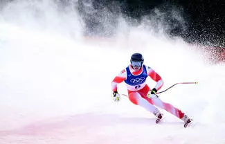 Superó en el podio a dos italianos, Giovanni Franzoni y Dominik Paris, mientras que el otro suizo Marco Odermatt terminó en cuarto lugar