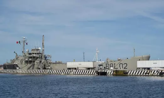 México envió ayuda humanitaria, solicitada por el gobierno de Díaz-Canel, ante la crisis en la isla agravada por el bloqueo de hidrocarburos de EU.