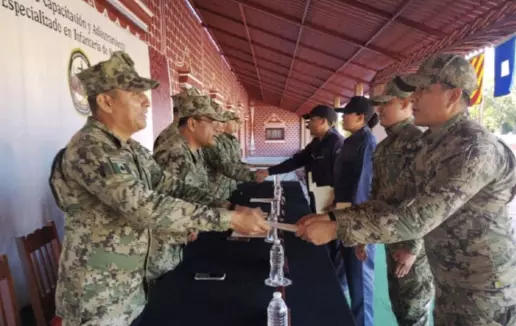 La ceremonia se realizó en el Sector Naval de Champotón, y en este curso se graduaron 16 mujeres y 58 hombres.